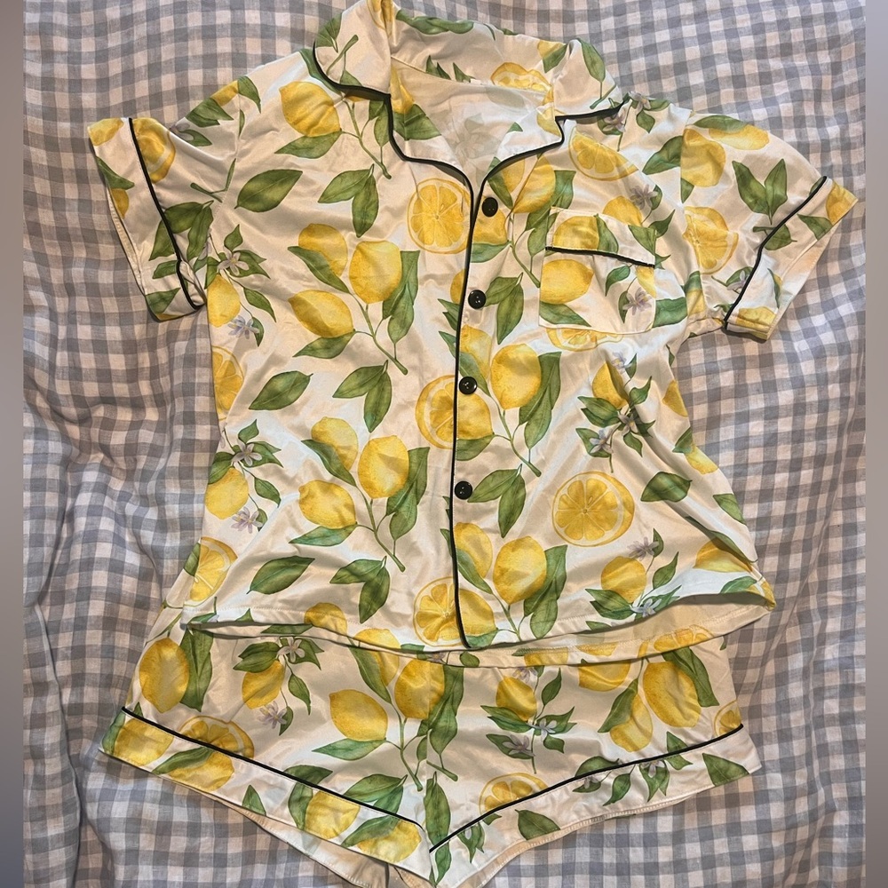 Lemon print pajama set NWOT